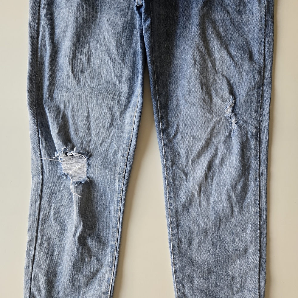 Kensie The Effortless Skinny Crop Light Blue Skinny Jeans - Picture 7 of 14